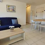 Lovely Spacious Nest In Port Frejus
